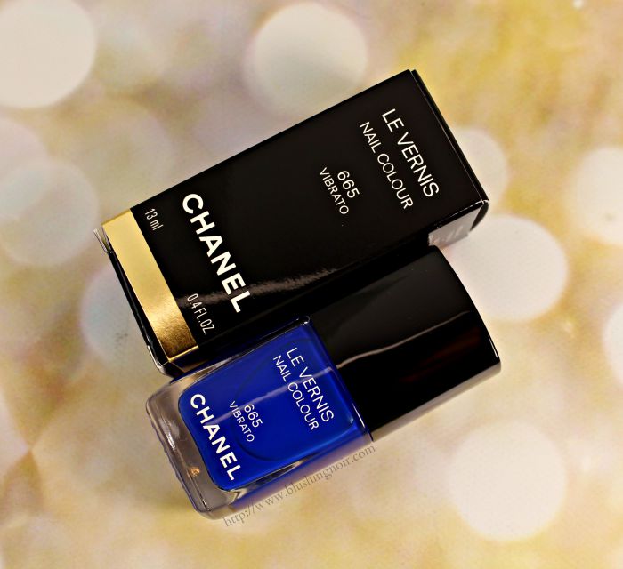 Chanel Vibrato Le Vernis Nail Polish Swatches + Review // Blue Rhythm de Chanel