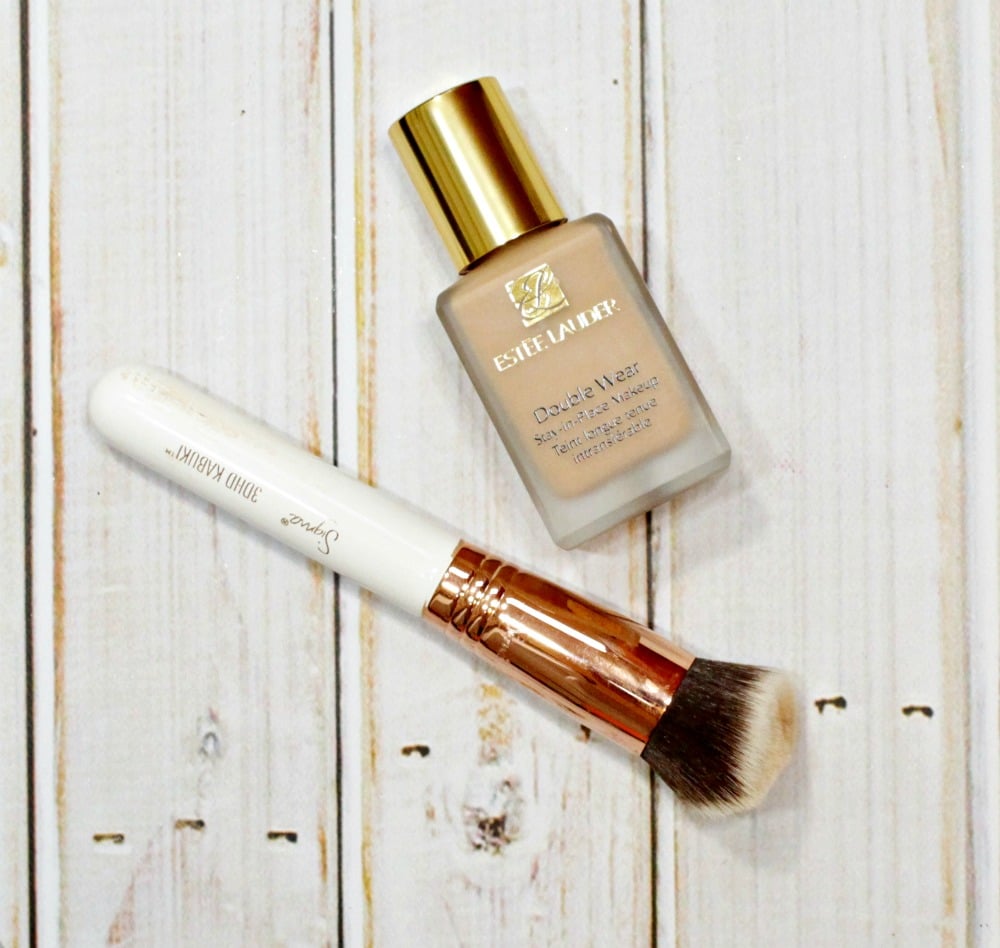 How to apply  Estée Lauder Double Wear Stay-in-Place Makeup