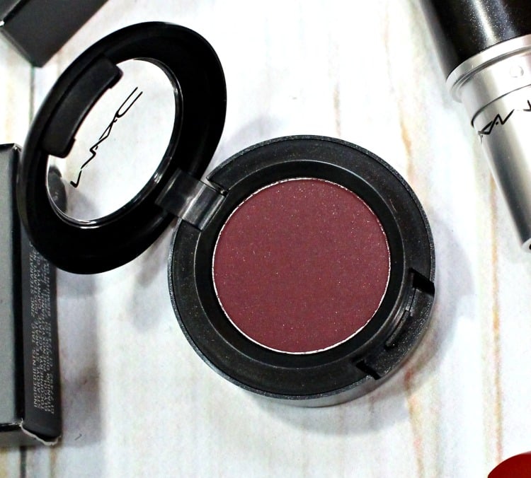 MAC 300 Game Eye Shadow swatches review swatch pics