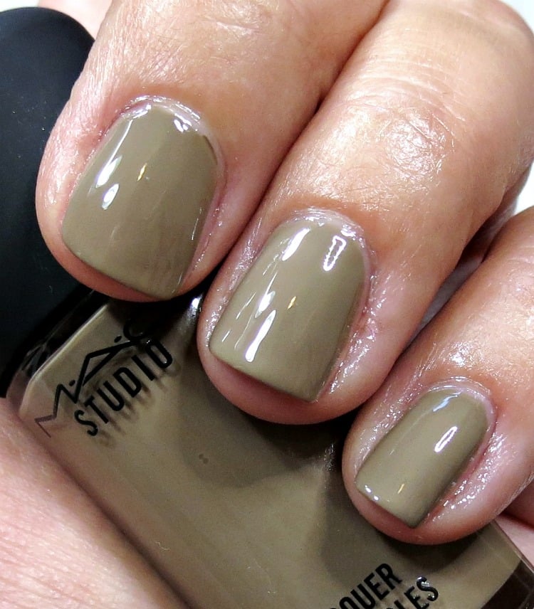 MAC Rack Em Up nail polish lacquer swatches review swatch pics