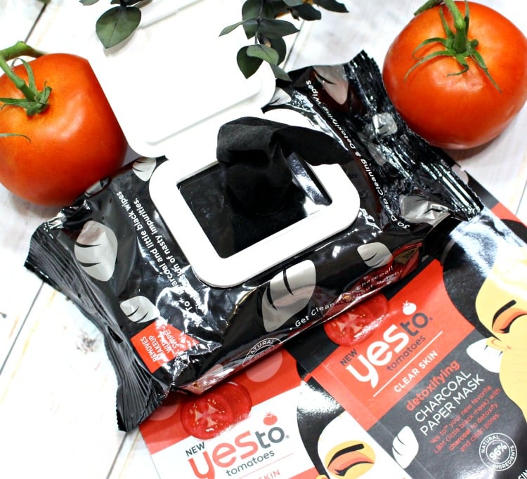 yes-to-tomatoes-charcoal-facial-wipes-clear-skin-charcoal-detoxifying